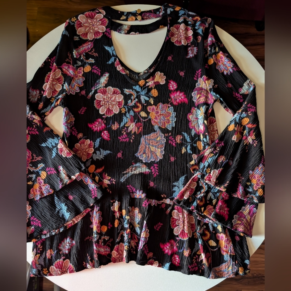 Grace & Lace Floral Bell Sleeve Blouse - Black and Pink